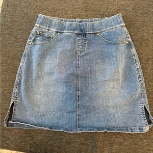Jag women’s jean mini  skirt with comfortable liner inside size 6 super cute